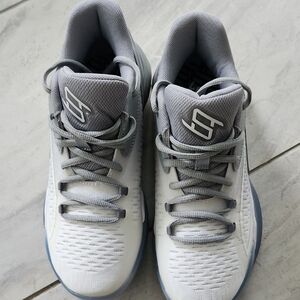 Puma Stylish Gray and White Sneakers